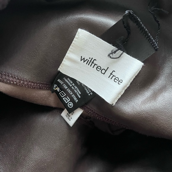 Aritzia Wilfred Daria pant, rich mocha brown faux leather size XS NWT - Picture 3 of 8